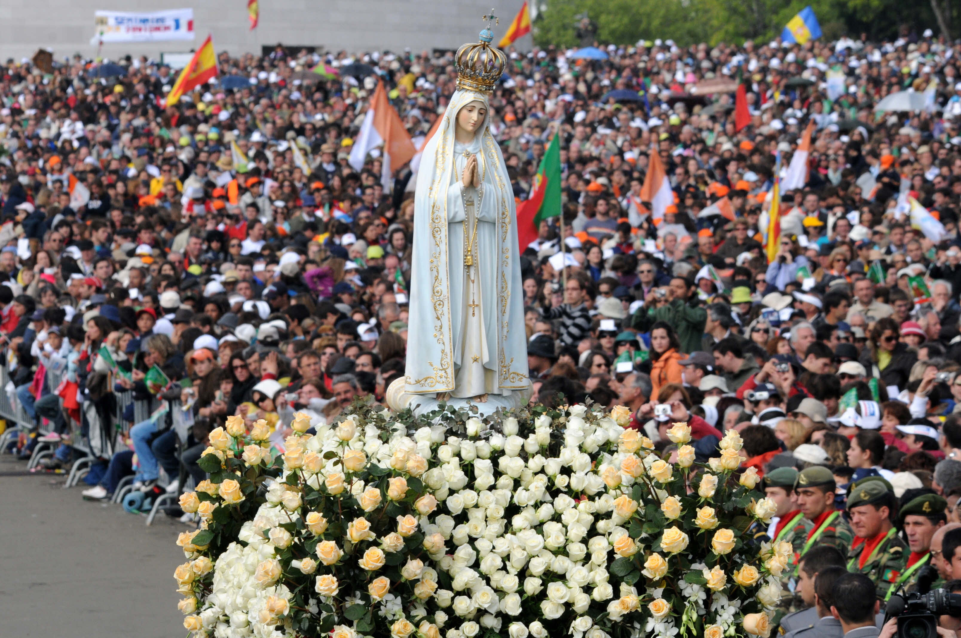 Descobre o programa da visita do Papa a Fátima